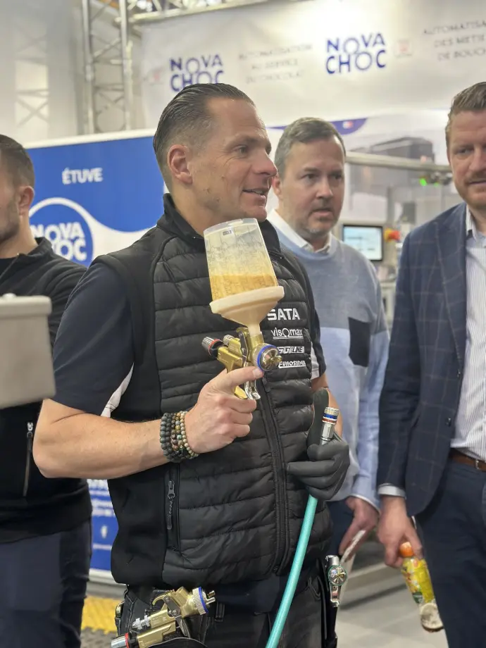 Présentation technique du SATAjet1000 B RP Pastry – SIRHA 2025 Président SGI présentant le SATAjet1000 B RP Pastry au SIRHA 2025